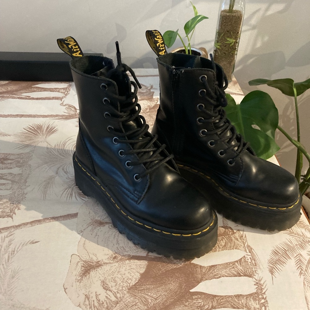 Dr. Marten Platform Jadon Boot